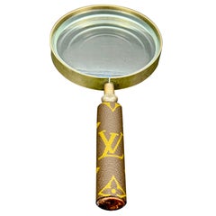 Double Concave Vergrößerungsglas im Vintage-Stil mit Louis Vuitton-Polsterung