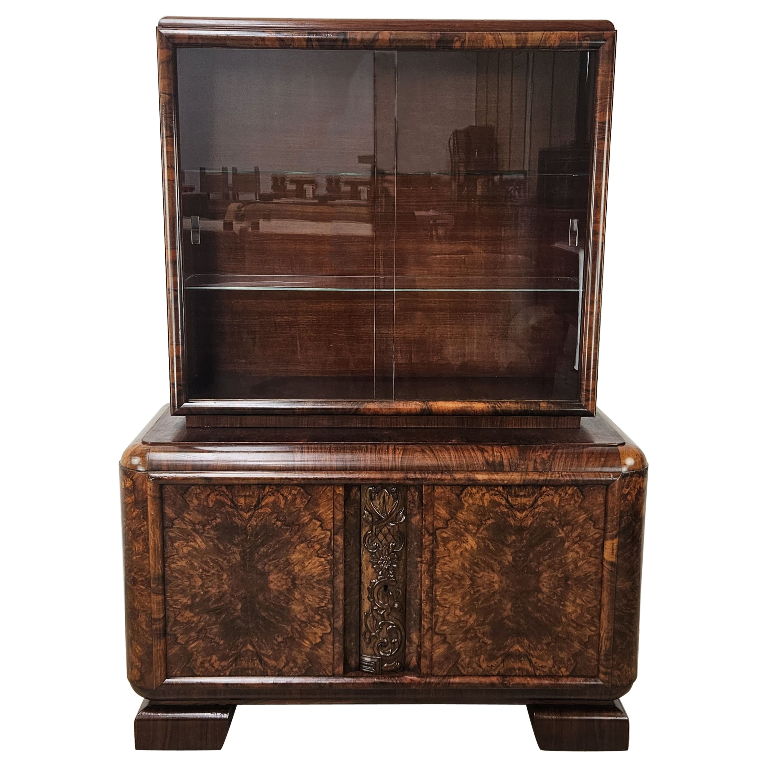 1930s Art Deco walnut and burl walnut display case