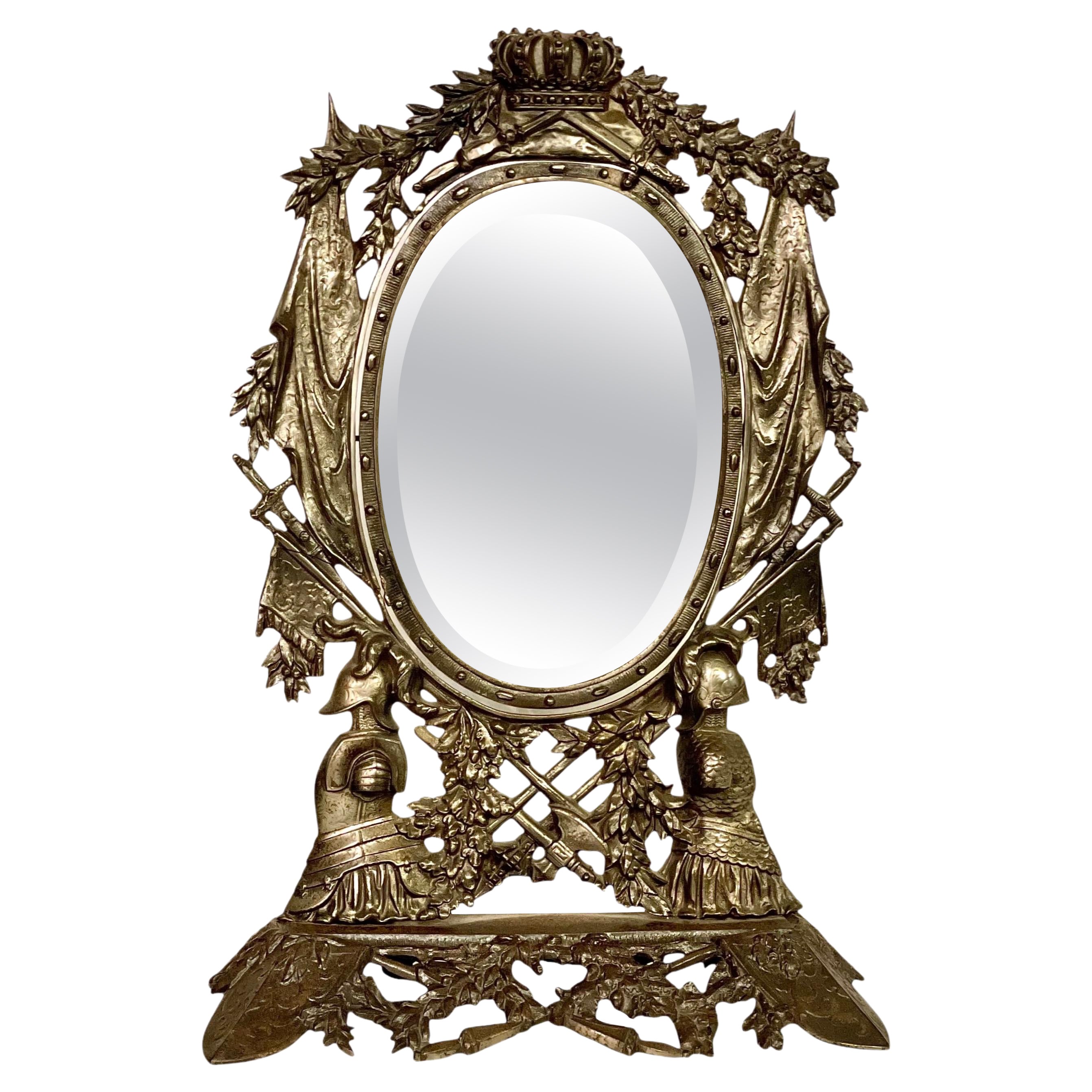 Miroir de table en fonte et fer doré du 19e siècle avec motifs héraldiques et chevaliers