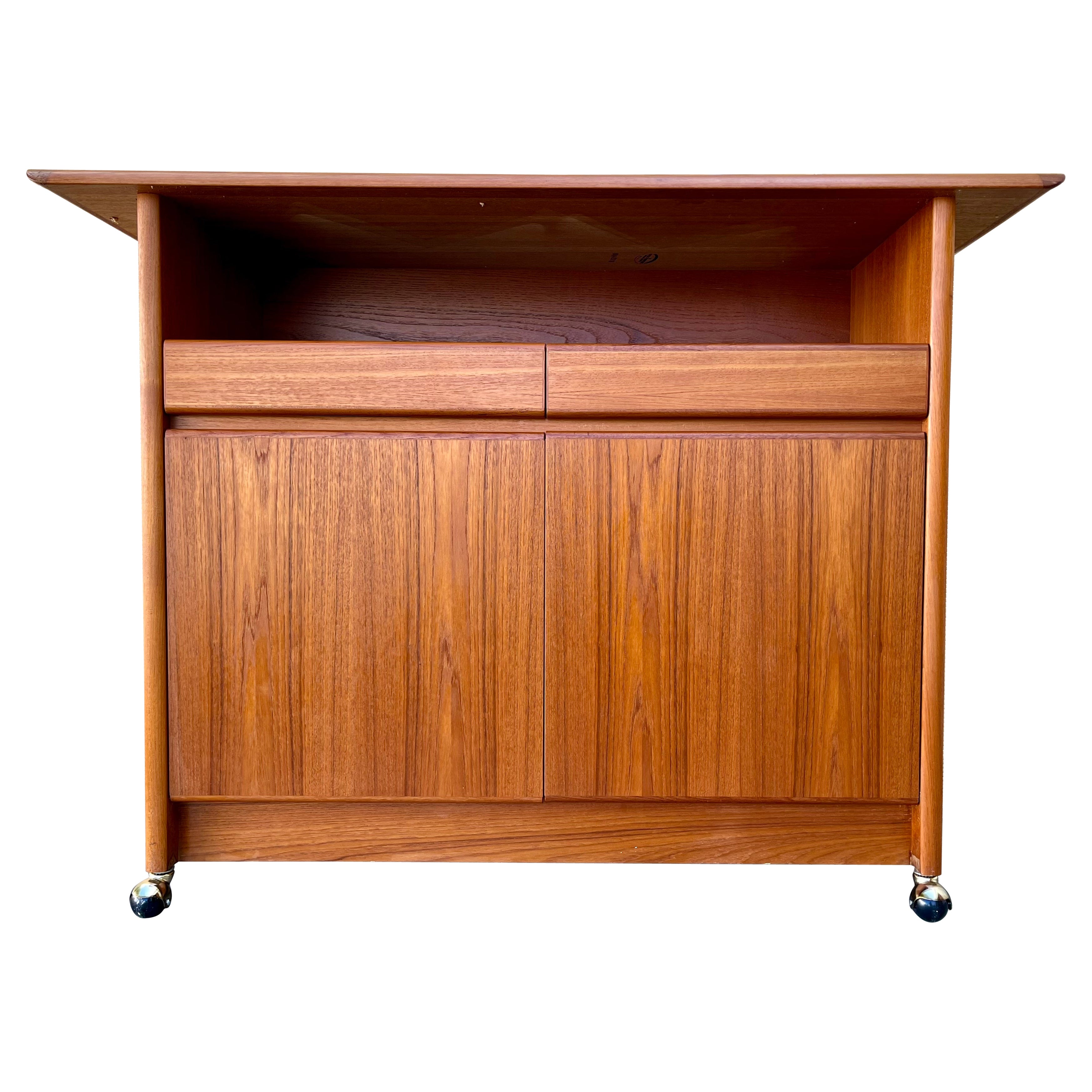 Mid Century Scandinavian Modern Style Teak Server With Casters. Circa 1980s For Sale