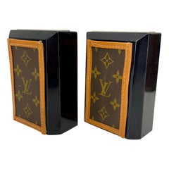 Coppia di reggilibri in marmo con tessuto Monogram Louis Vuitton