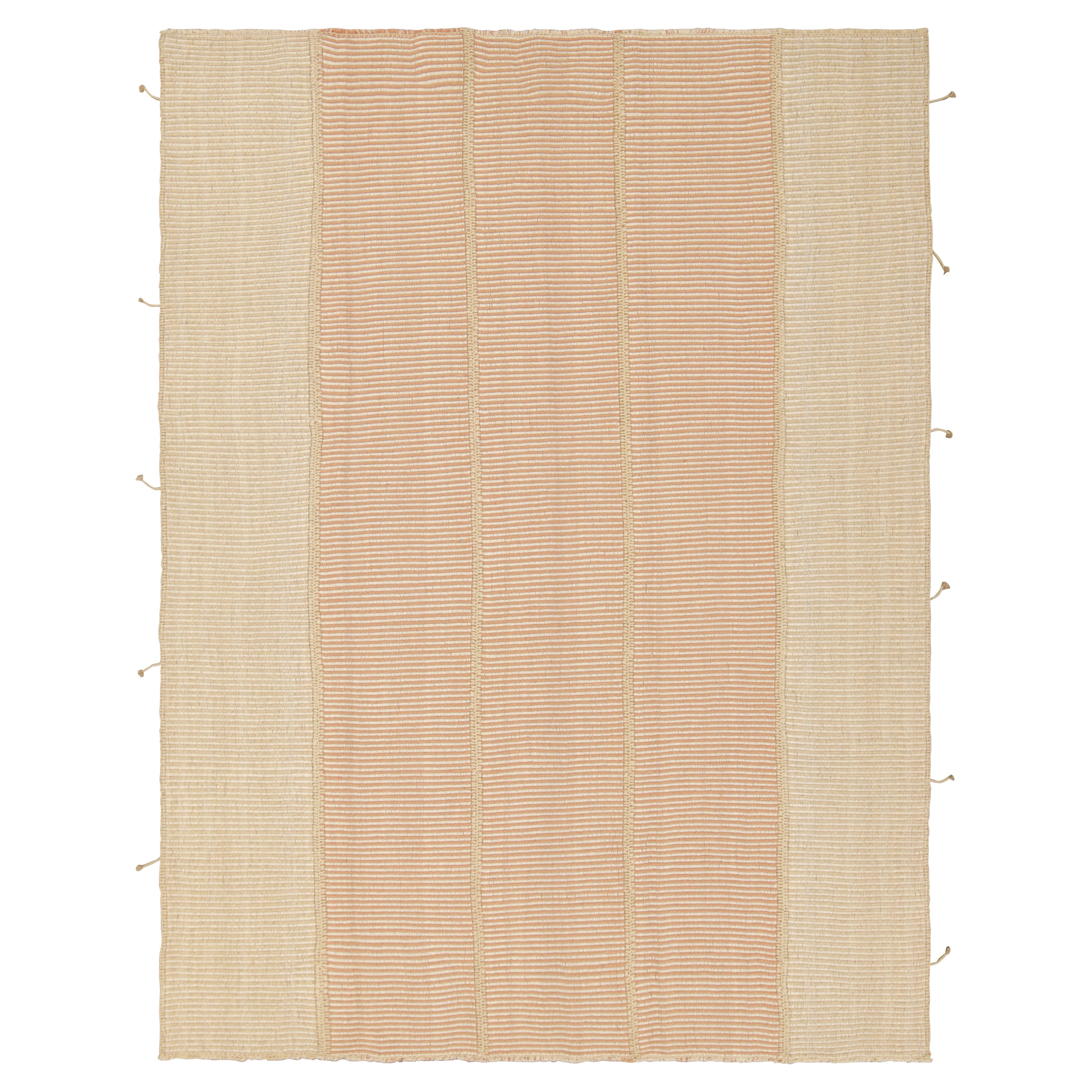 Rug & Kilim's Contemporary Kilim with Textural Beige and Pink Stripes (Kilim contemporain avec des rayures texturées beiges et roses)