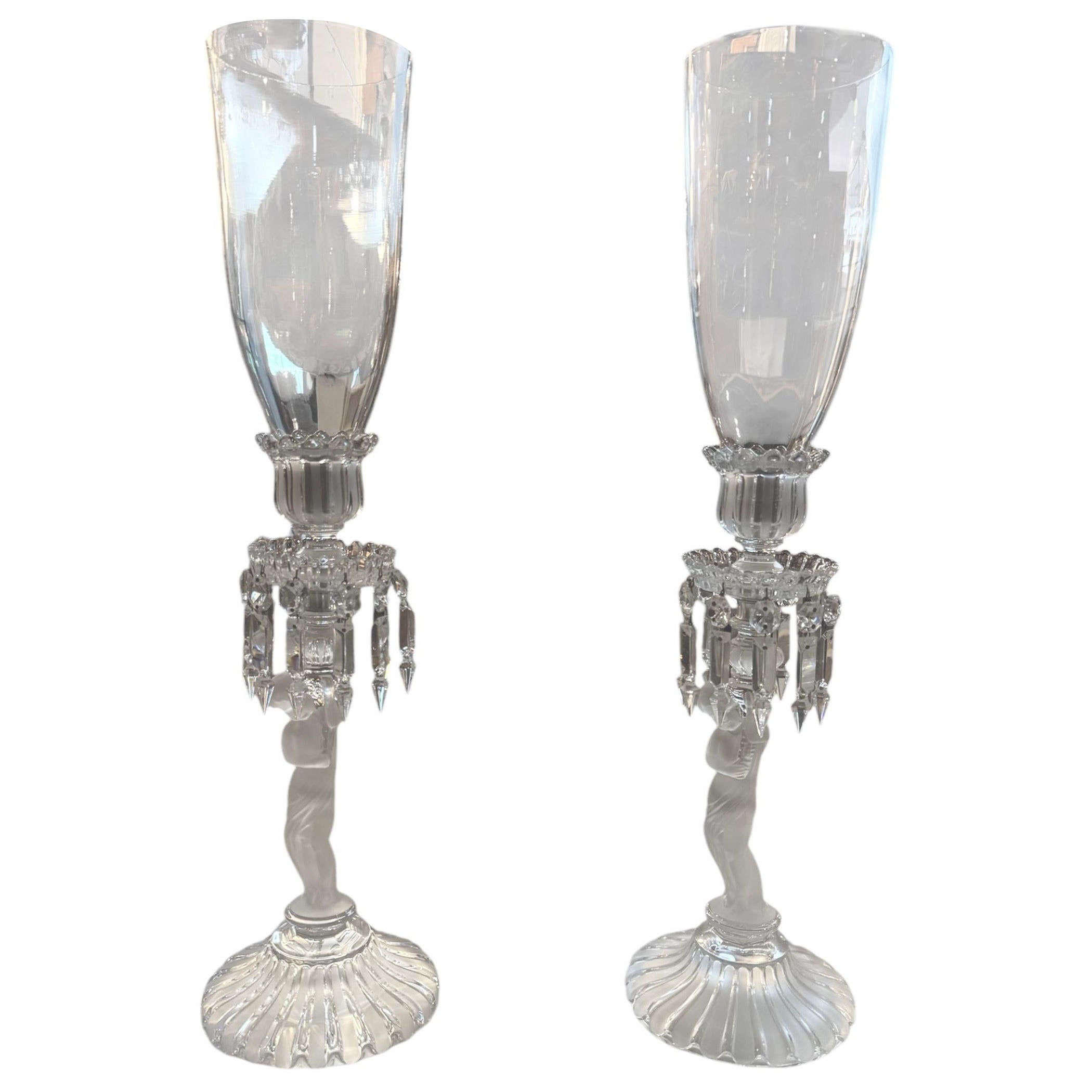 Paire de lustres/bougeoirs enfant en verre transparent et dépoli Baccarat