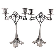 Paire (2) d'impressionnants chandeliers Art Nouveau en étain, plaqué argent