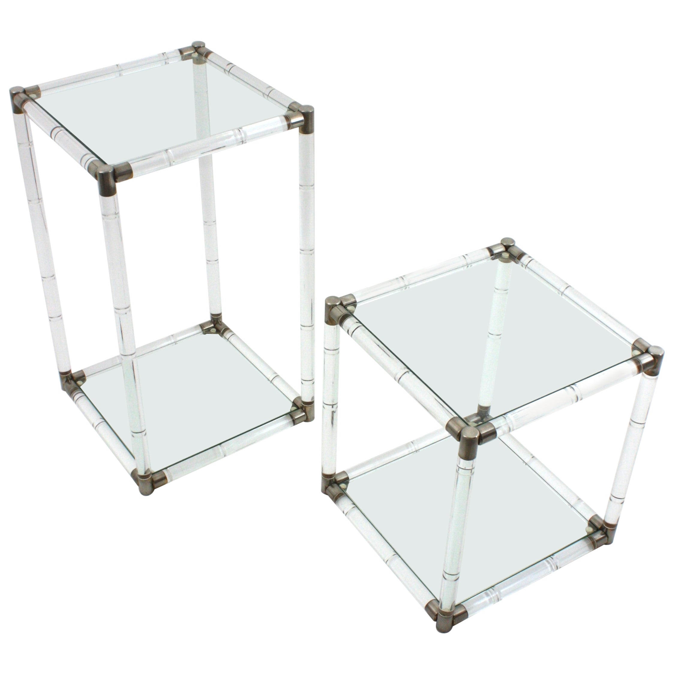 Paar Couchtische aus Lucite und Glas im Stil von Charles Hollis Jones