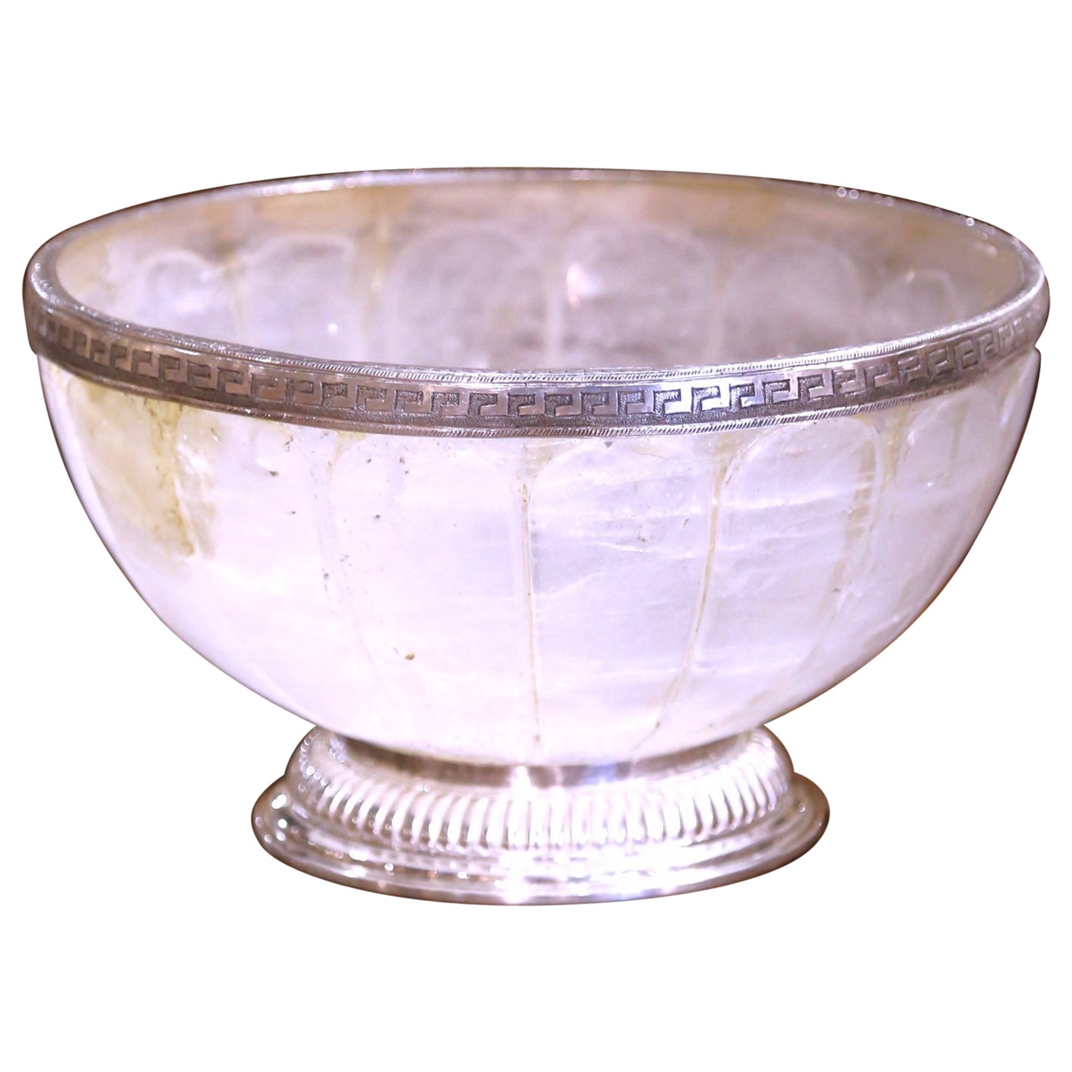 Bol ou Vide-Poche de table centrale en cristal de roche sculpté, monté sur argent, datant du milieu du siècle dernier