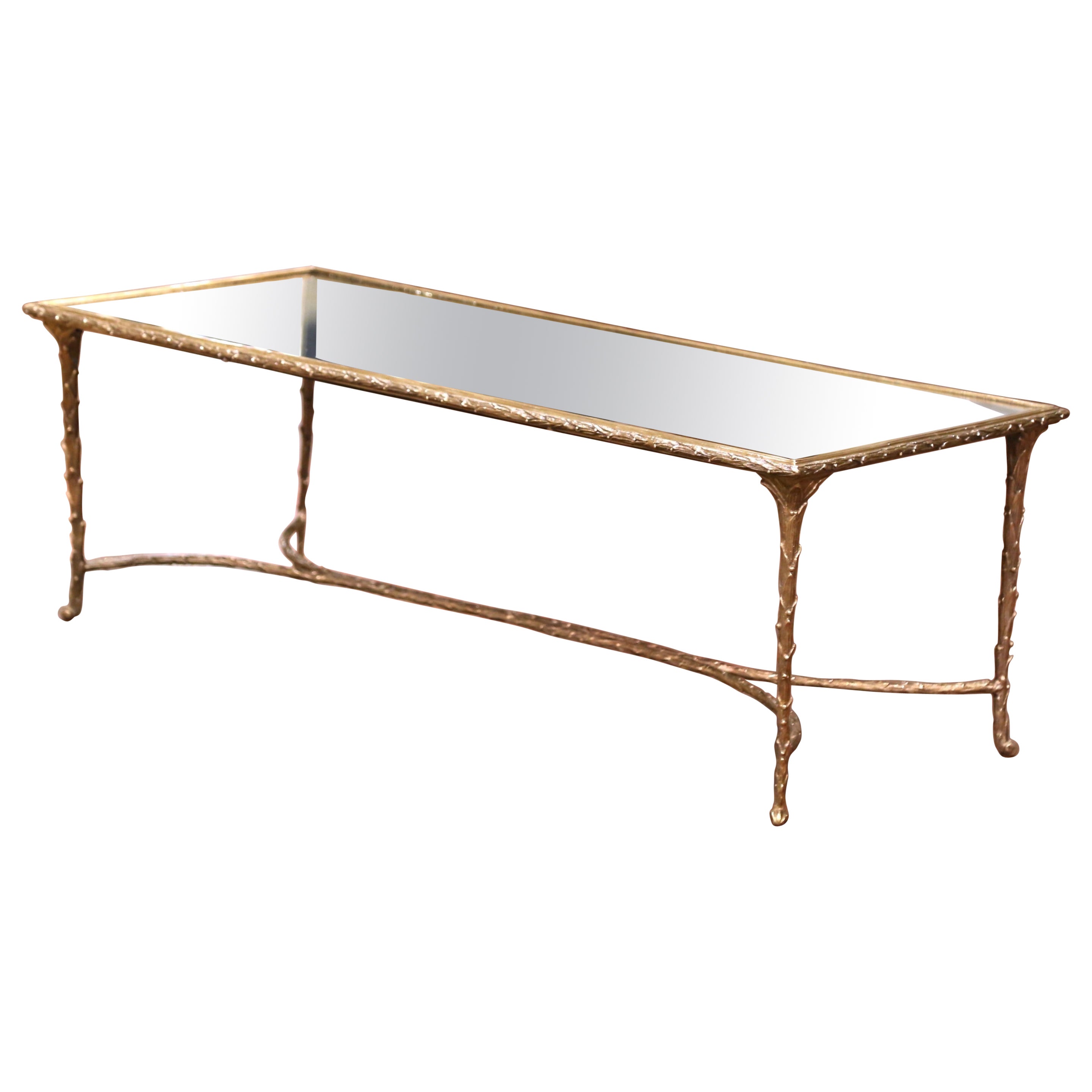 Tavolino da caffè in bronzo dorato della Maison Baguès con piano in vetro specchiato, 1950 ca.