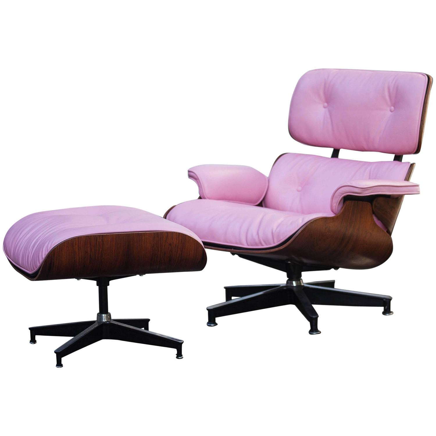 Beautiful Charles Eames Pink Lounge Chair for Herman Miller For Sale at