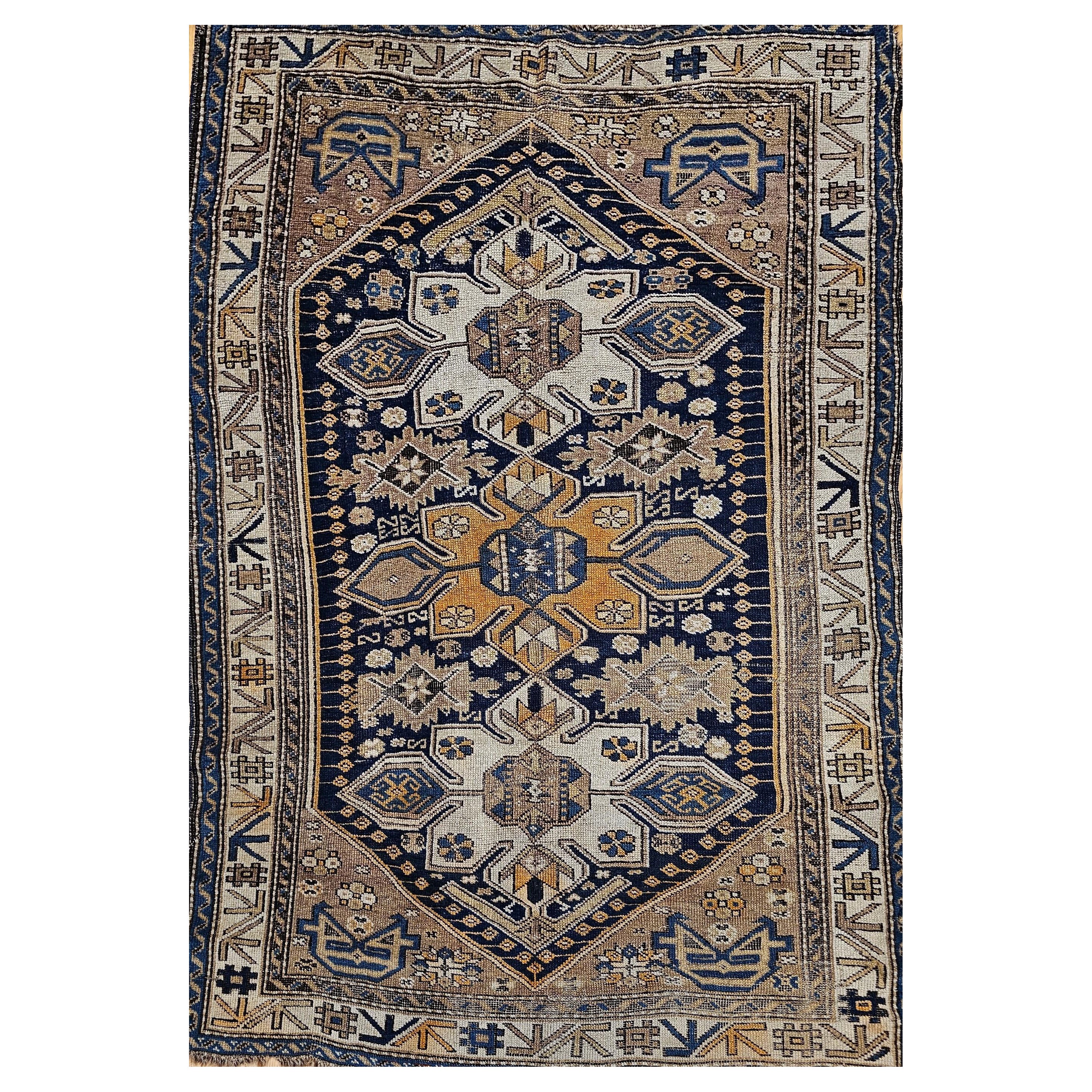 Tapis Shirvan du Caucase du 19ème siècle