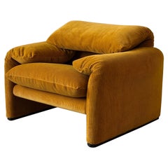 Chaise Maralunga de Vico Magistretti pour Cassina en velours côtelé Raf Simons Kvadrat