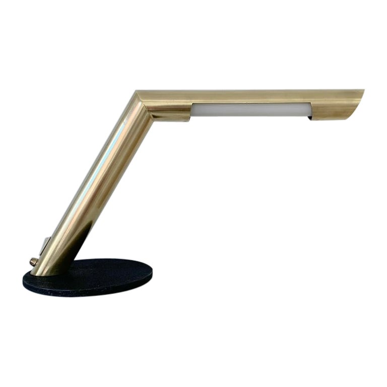 Nanda Vigo Tischlampe aus Messing, um 1970, Italien.