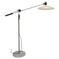 Stilnovo Italian Midcentury Modern Design Lampada da terra in metallo ottone plastica 1960s