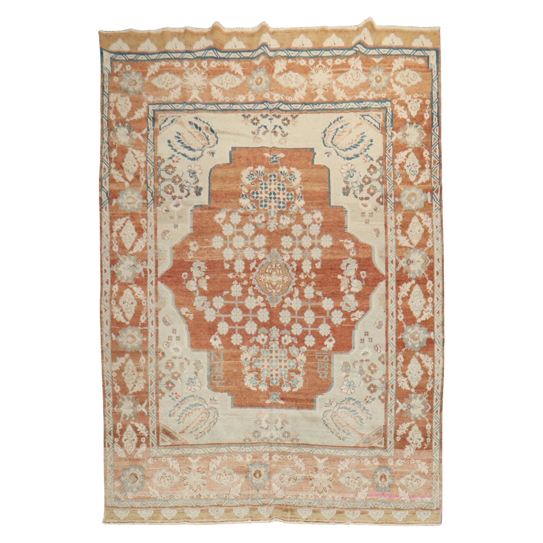 Tapis d'Anatolie turc vintage rouge à fleurs de la collection Zabihi