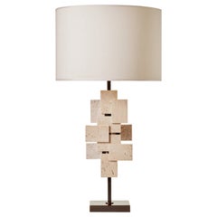 Lampada da tavolo in bronzo e piastrelle di marmo travertino di Matlight Milano