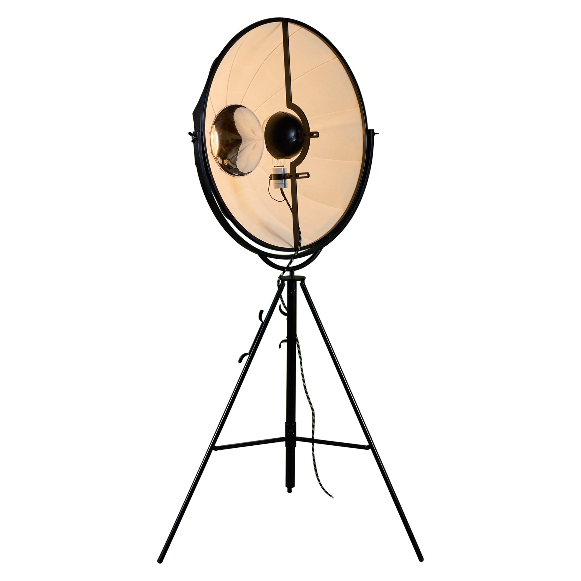 Lampada da terra fotografica di Mariano Fortuny per Pallucco Italia