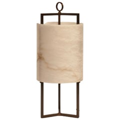 Lampada da tavolo a lanterna in bronzo e alabastro di Matlight Milano