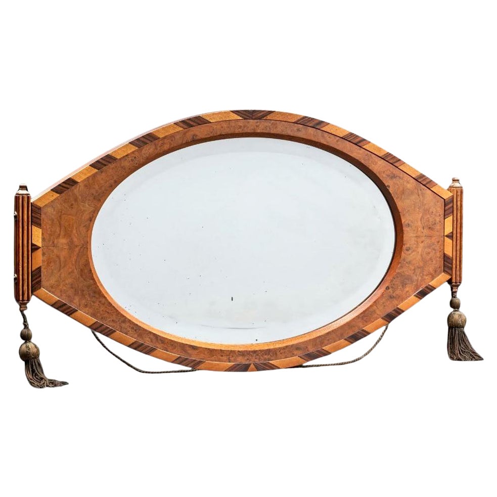 Marqueterie Specchio da appendere in legno impiallacciato e intarsiato in stile Art Deco con due nappe ornamentali in vendita
