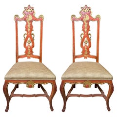 Coppia di antiche sedie italiane dipinte in rosso e oro in stile Chinoiserie Circa 1890