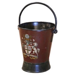 Cubo de hierro para fuego o carbón inglés de principios del siglo XX pintado a mano con cresta