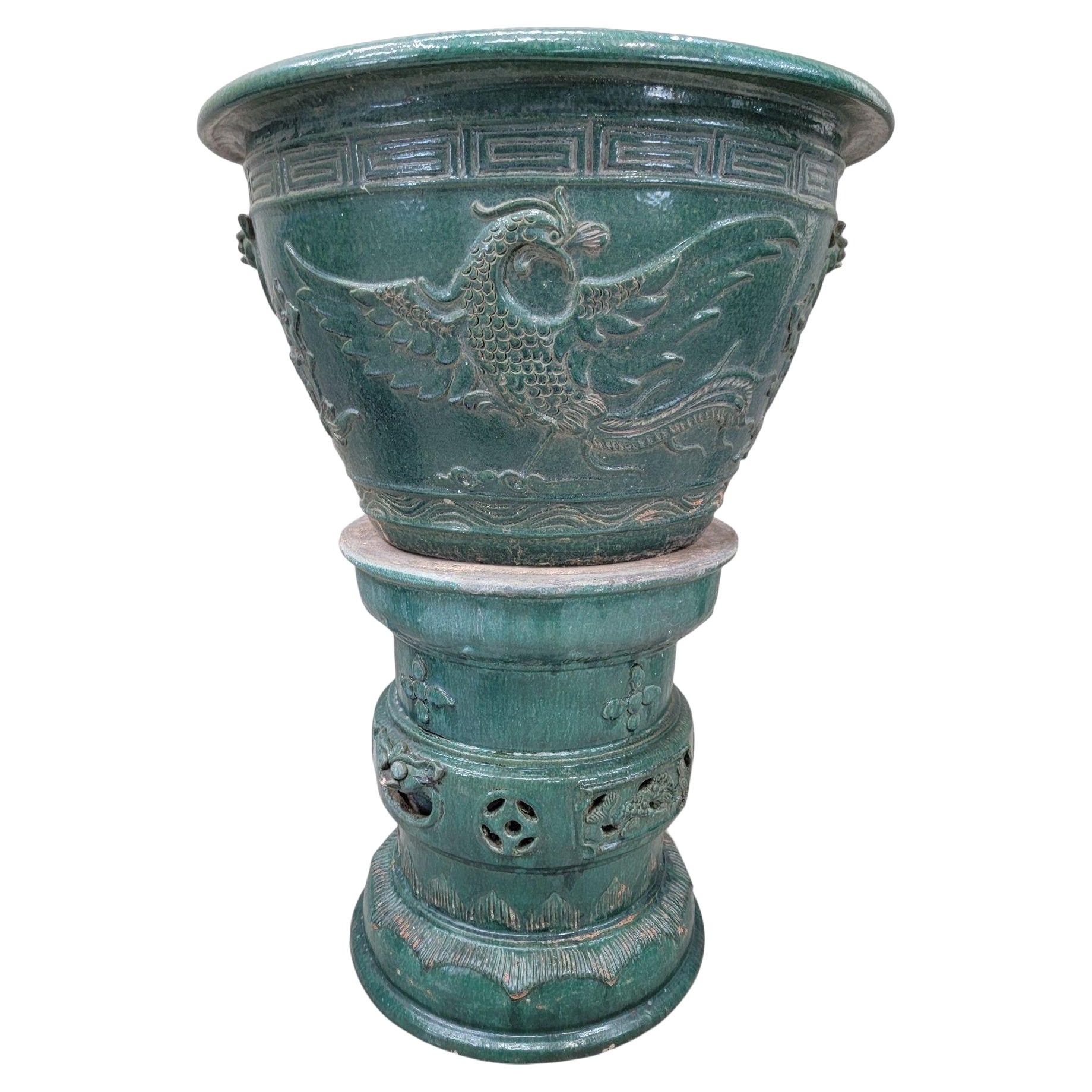 Ancienne jardinière verte glacée Vase de la province de Guangdong avec Stand en vente