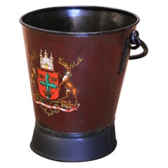 Cubo de hierro para fuego o carbón inglés de principios del siglo XX pintado a mano con cresta