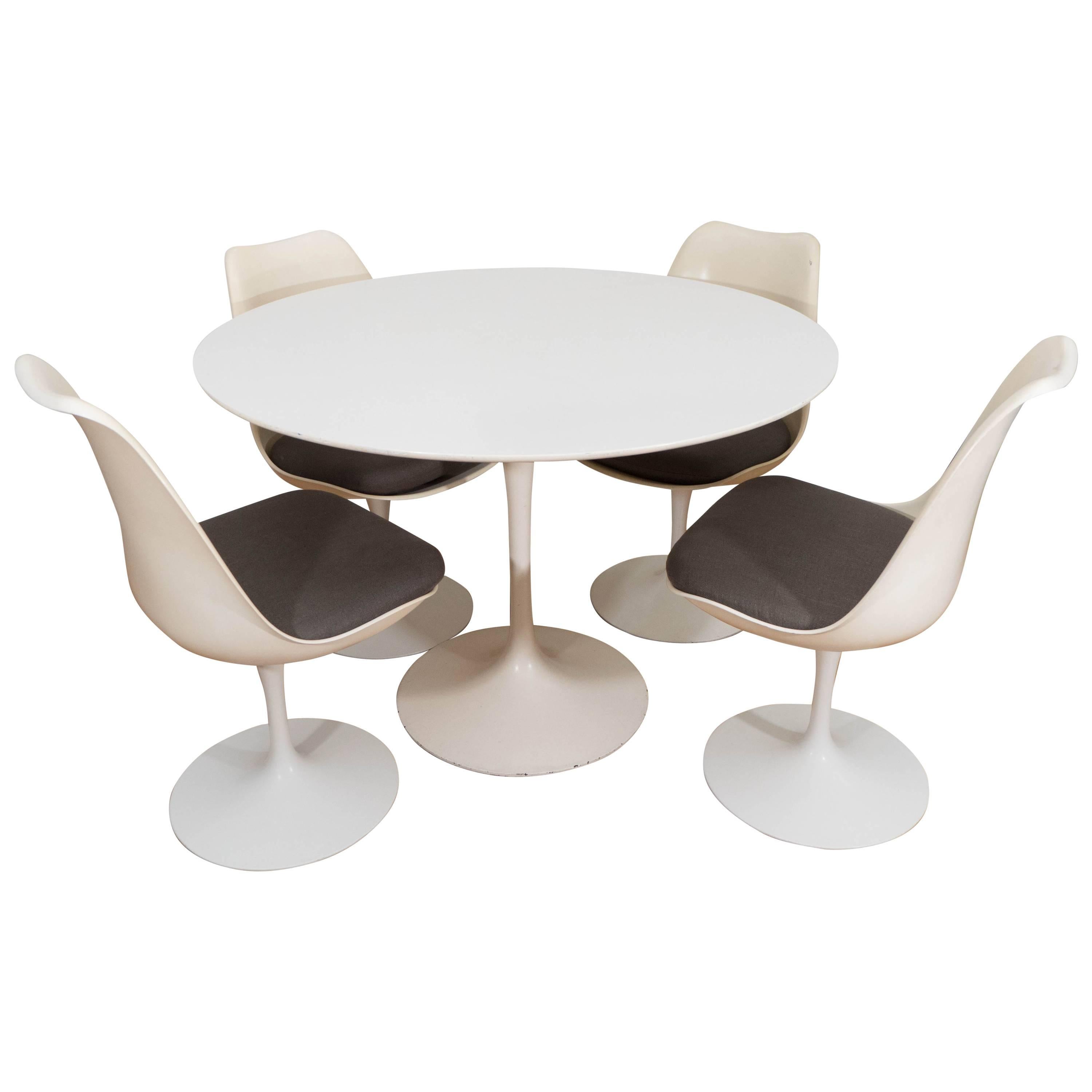 Eero Saarinen Set of Four Tulip Chairs and Table for Knoll