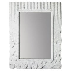 Skulpturaler Spiegel aus Carrara-Marmor Evoluzione von Atelier TERRAI
