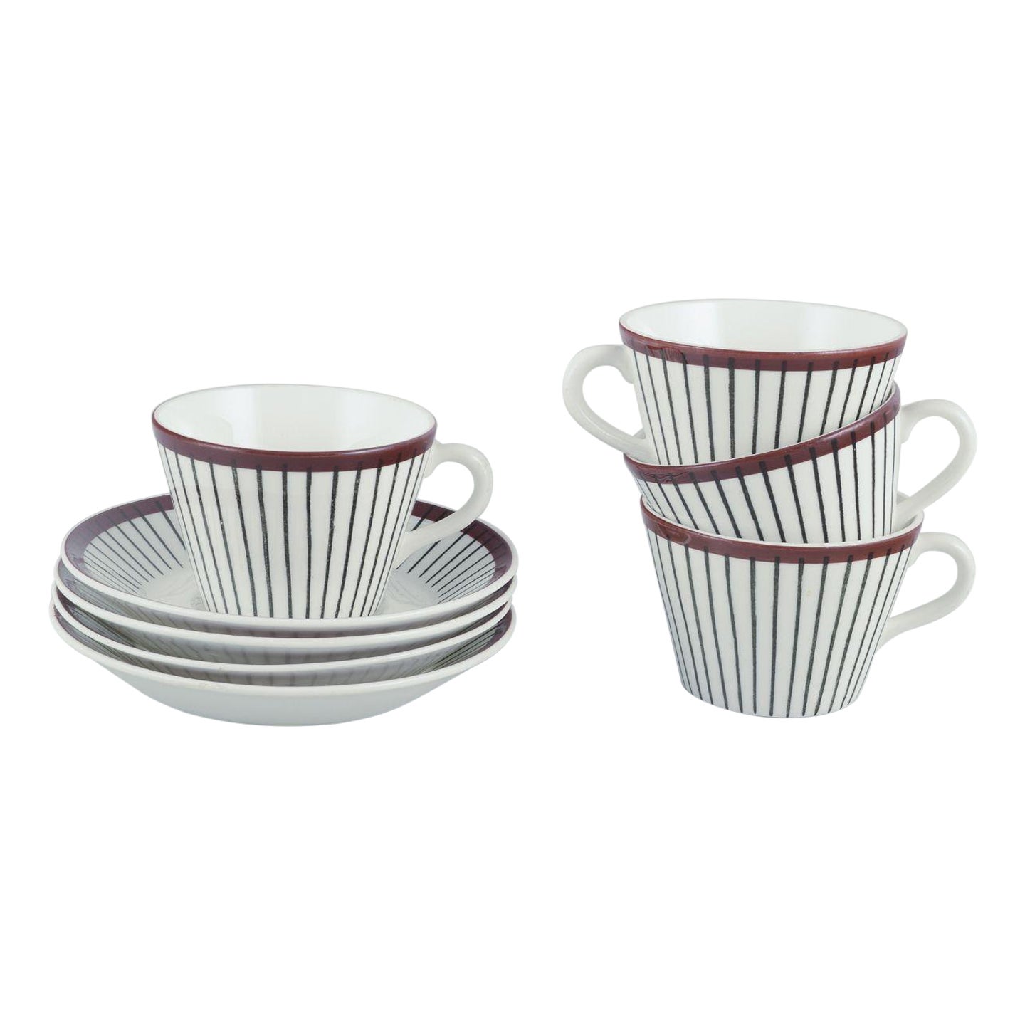 Stig Lindberg pour Gustavsberg. Ensemble de quatre tasses à café 'Spisa Ribb' avec soucoupes en vente