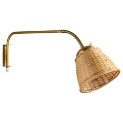 Schwedische Designerin, Wandleuchte, Messing, Rattan, Schweden, 1940er Jahre