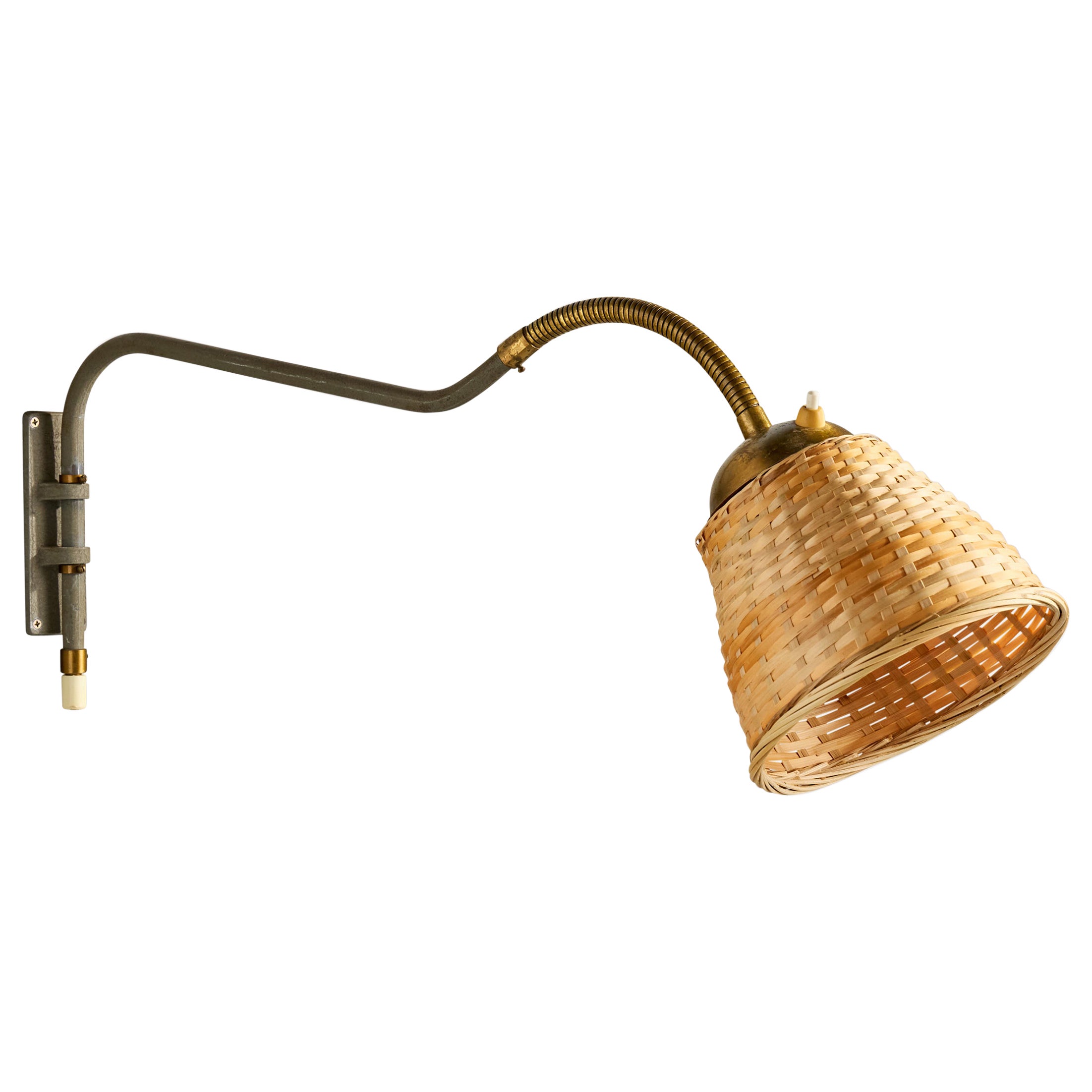 Ewå Värnamo, Lampada da parete, ferro, ottone, rattan, Svezia, anni '50