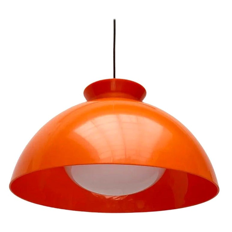 Lampe à suspension de l'ère spatiale modèle KD6 du milieu du siècle dernier par Achille et Pier Giacomo, années 1960