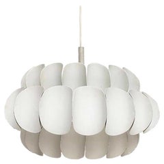 Lampe suspendue suisse du milieu du siècle dernier en métal blanc par H. Zender pour Temde, années 1960