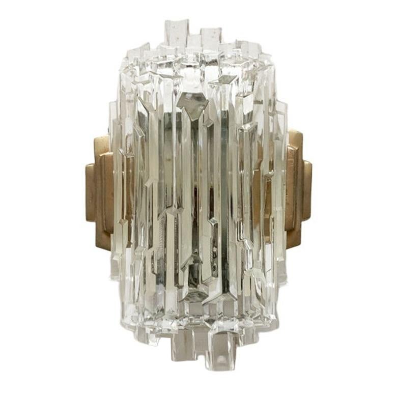 Lámpara de pared de mediados de siglo en cristal helado de Orrefors en venta