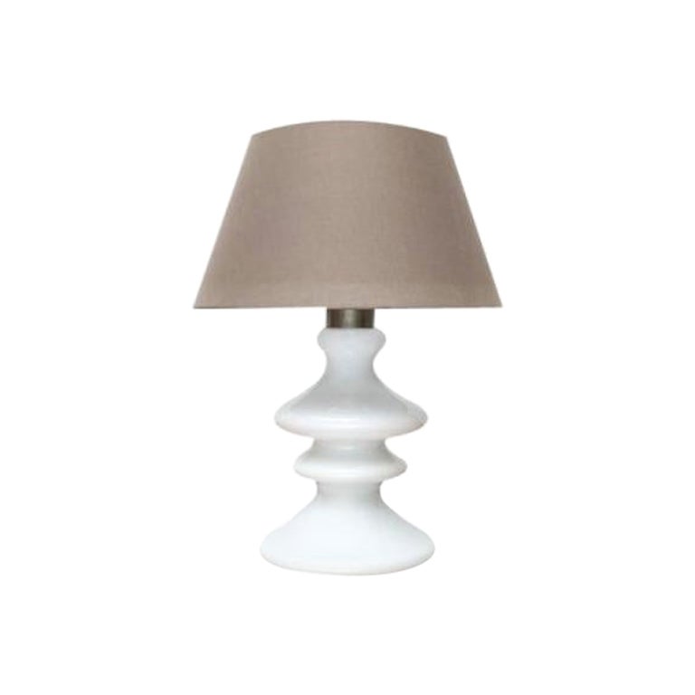 Lampe de table vintage danoise modèle Mary en verre opalin par Per Lütken, années 1970