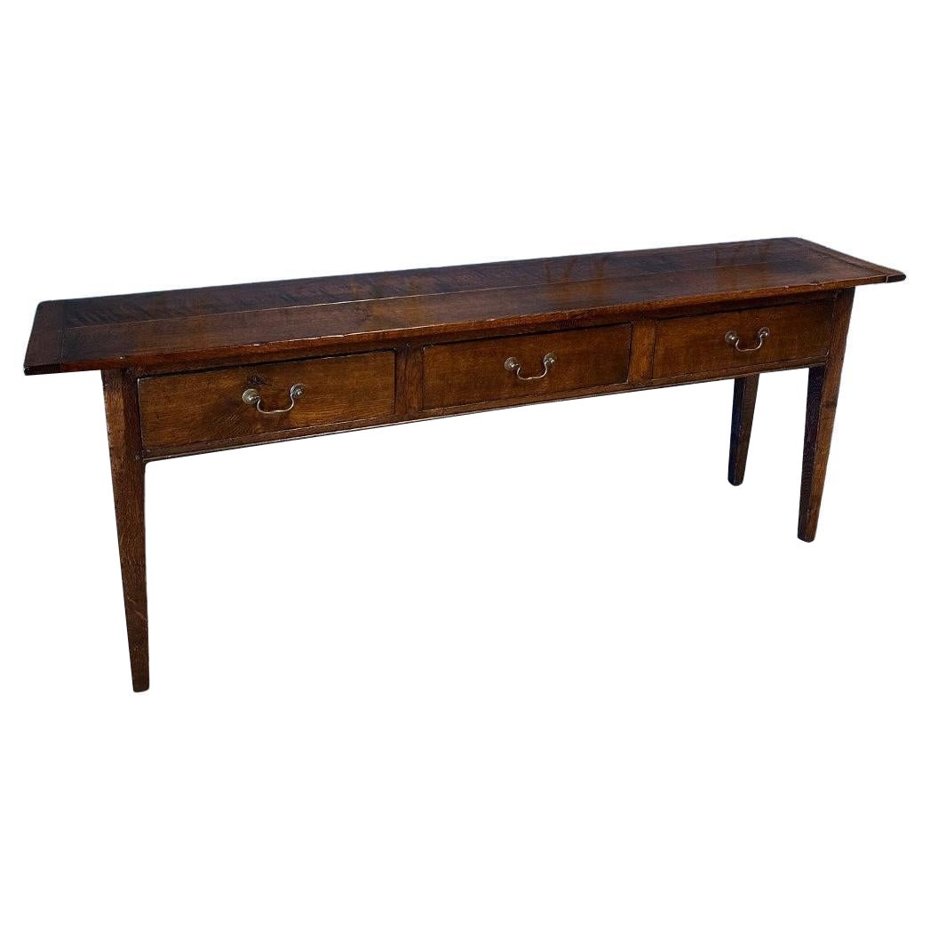 Grande table d'appoint en Oak avec 3 tiroirs en vente