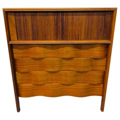 Schwedische moderne Edmond Spence-Kommode aus Nussbaumholz, Mid-Century Modern