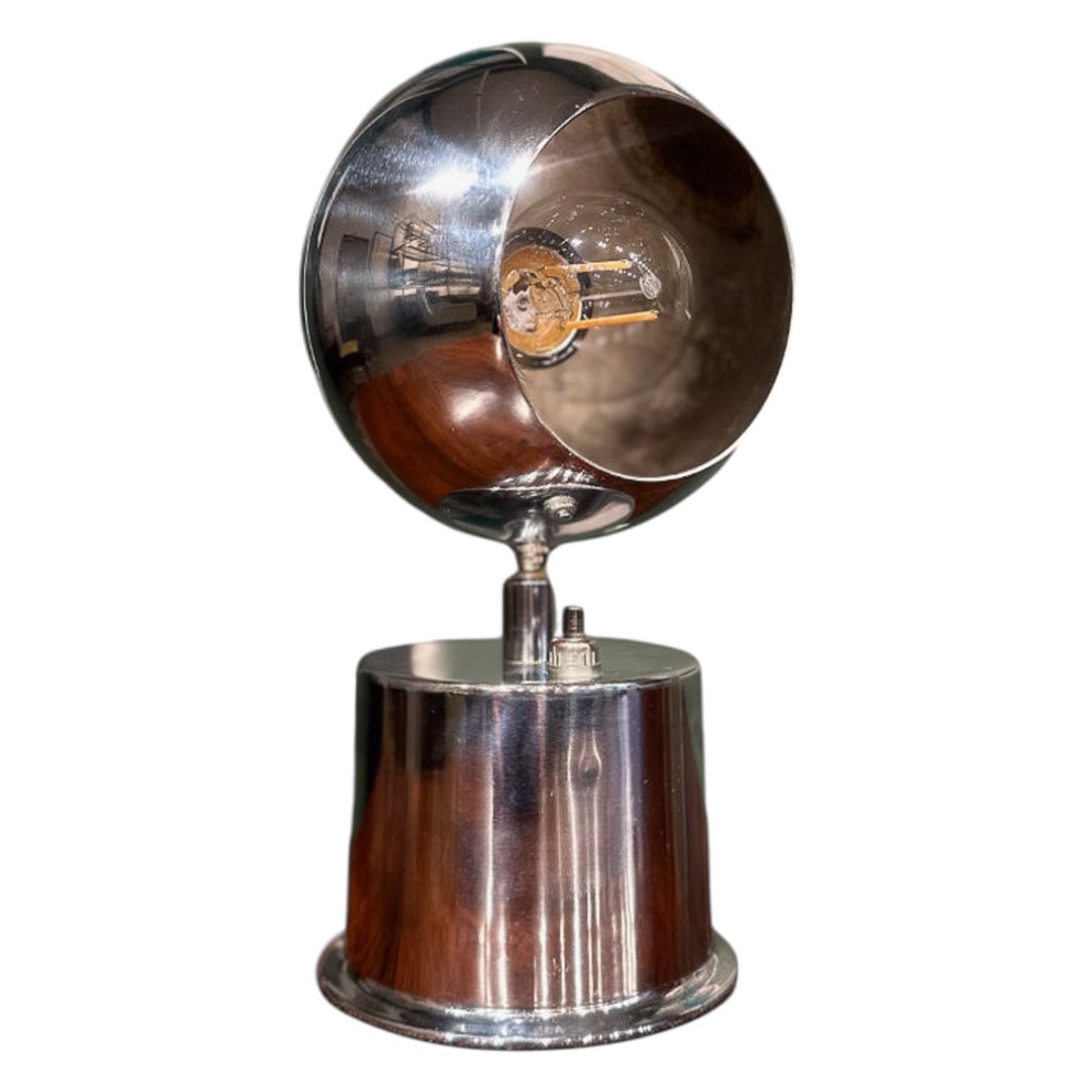 Rewired Brazilian Modern Floor Lamp in Plated chrome, Dominici, 1950s – Lot 99