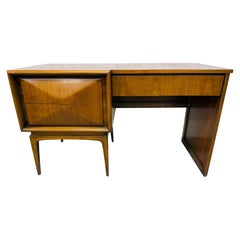 Bureau United Diamond Walnut, moderne du milieu du siècle dernier