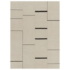 Kilim contemporáneo de Rug & Kilim, beige con rayas negras y detalles en blanco roto