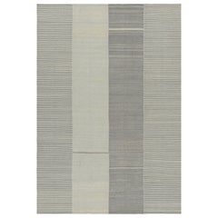Kilim contemporáneo de Rug & Kilim con texturas de rayas grises, crema y azules