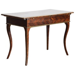 Italienischer Schreibtisch aus Rosenholz und Messing aus der Louis-XV-Periode, Sizilien, Mitte des 18. Jahrhunderts.