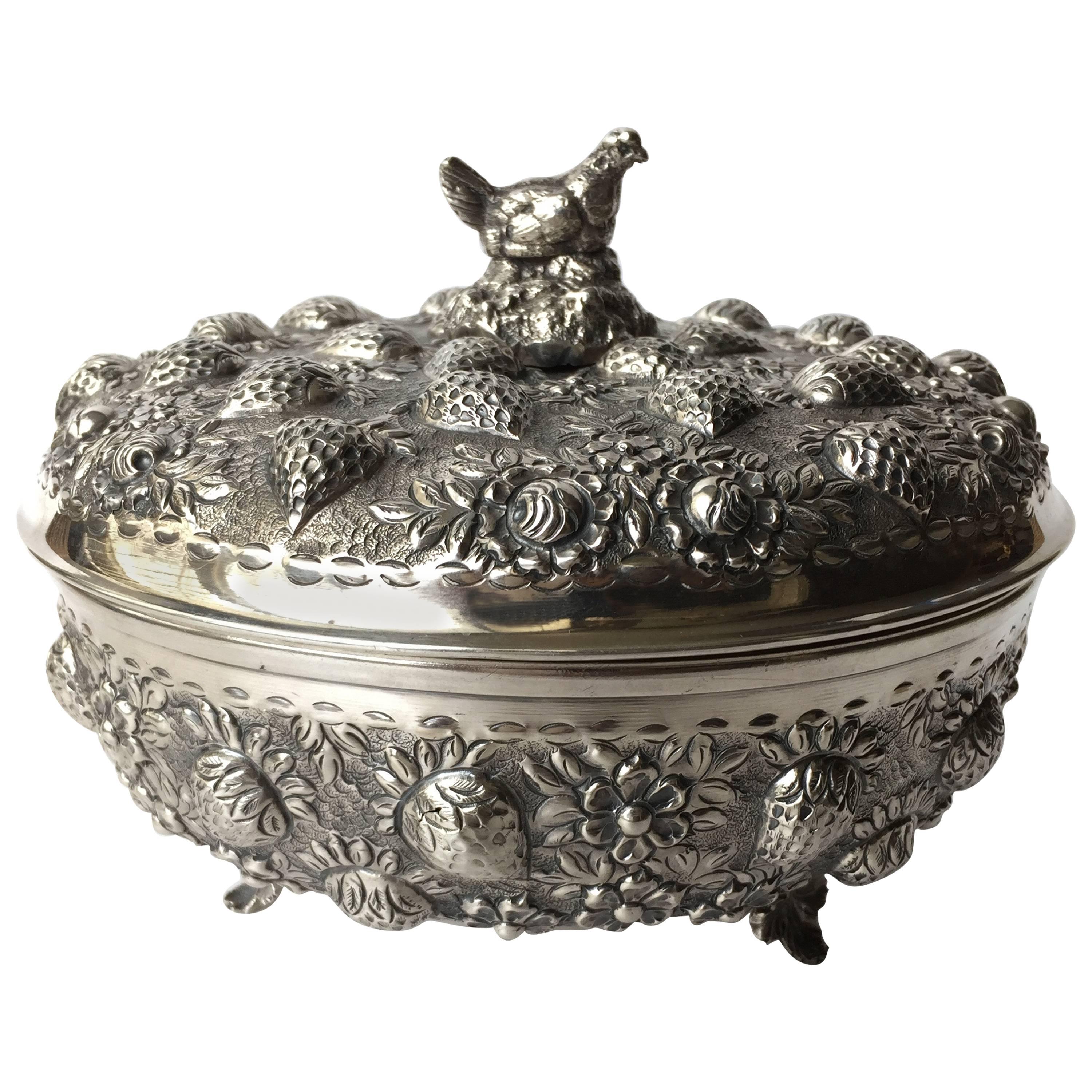 Antique Italian 800. Fine Silver Strawberry Pot Repousse Technique, circa 1940 For Sale