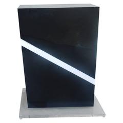 Custom-Made 1970s Modern Illuminated Console of Plexiglas and Lucite