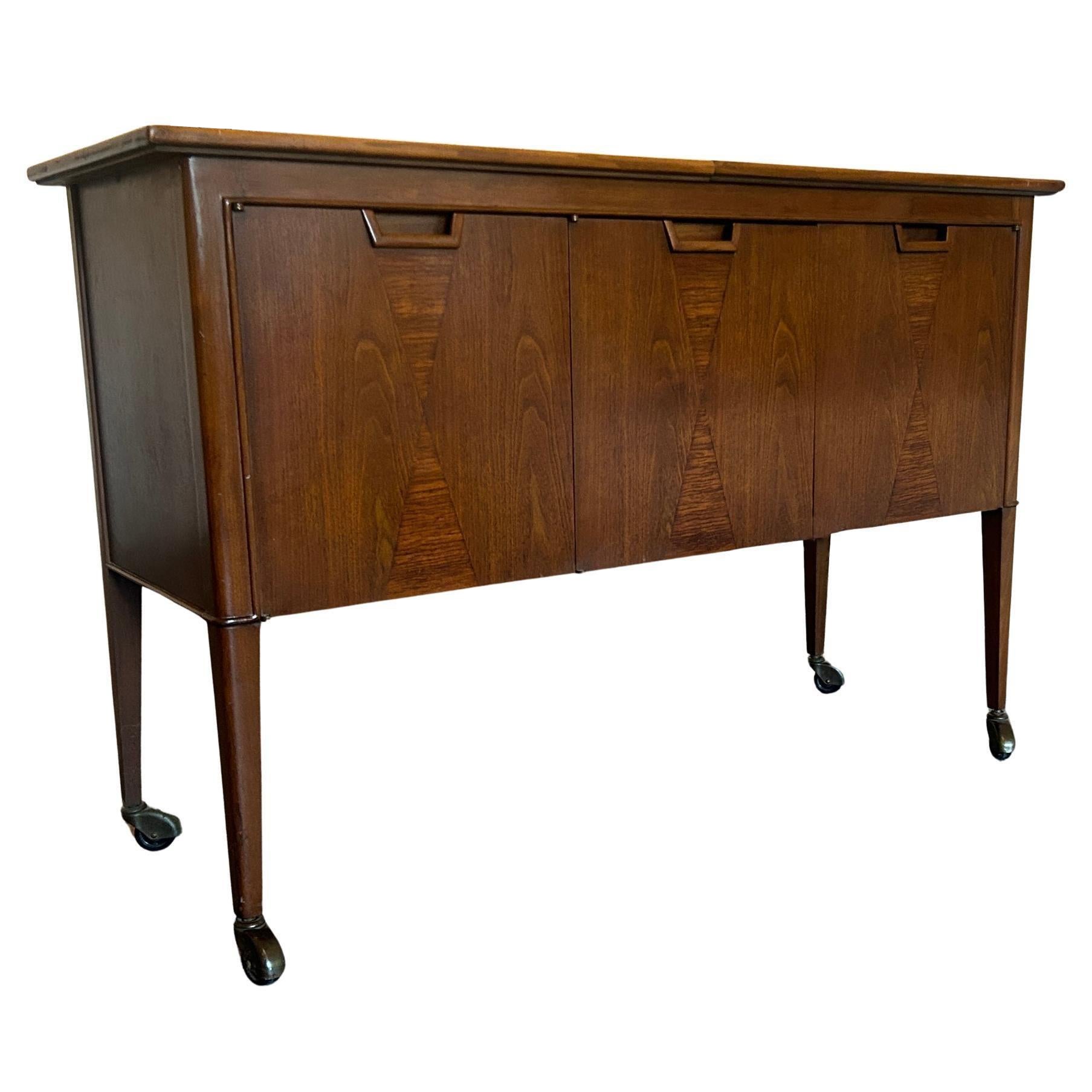 John Stuart Inc. Mobili bar