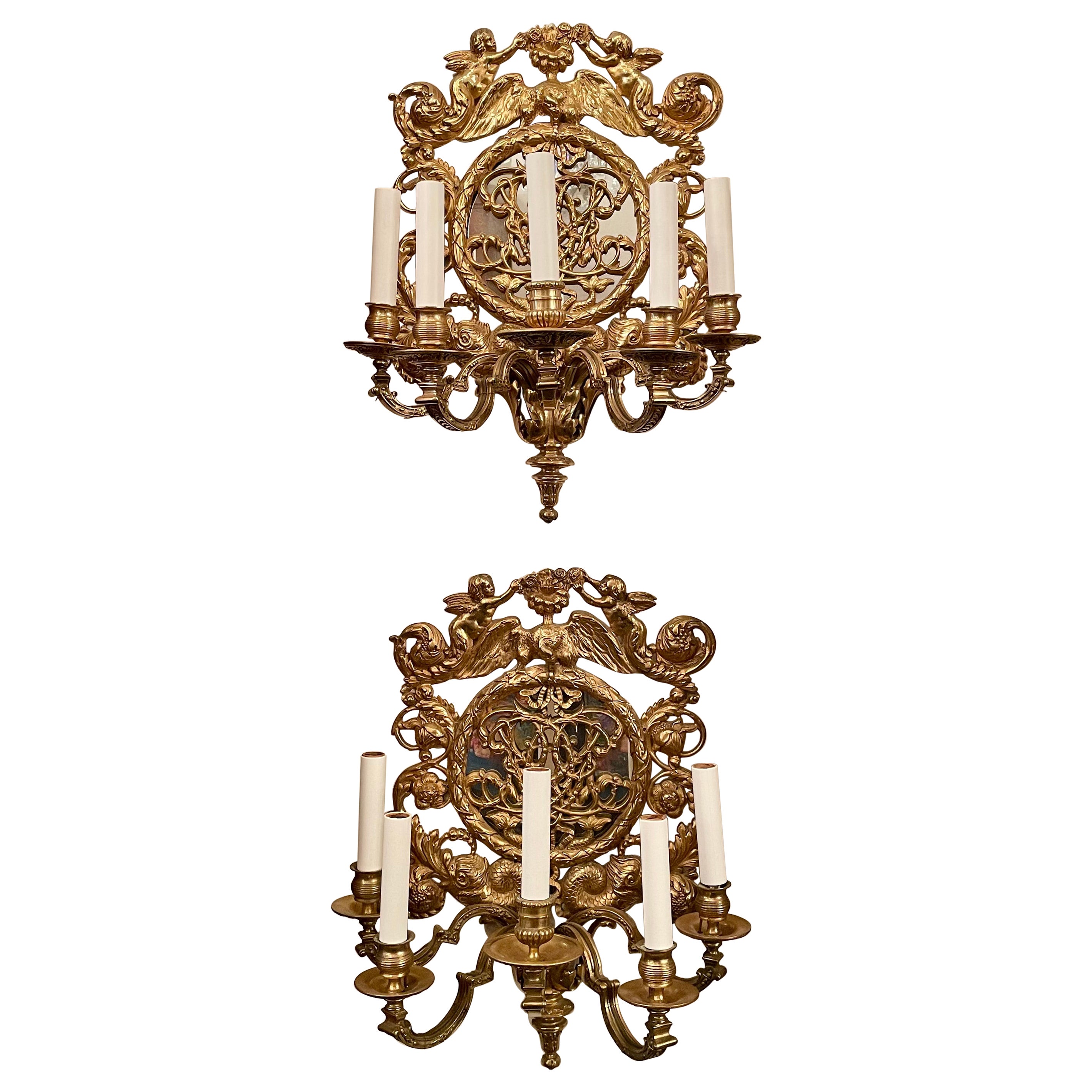 Paire d'appliques murales à 5 lumières en bronze de style néo-classique français, Circa 1900. en vente