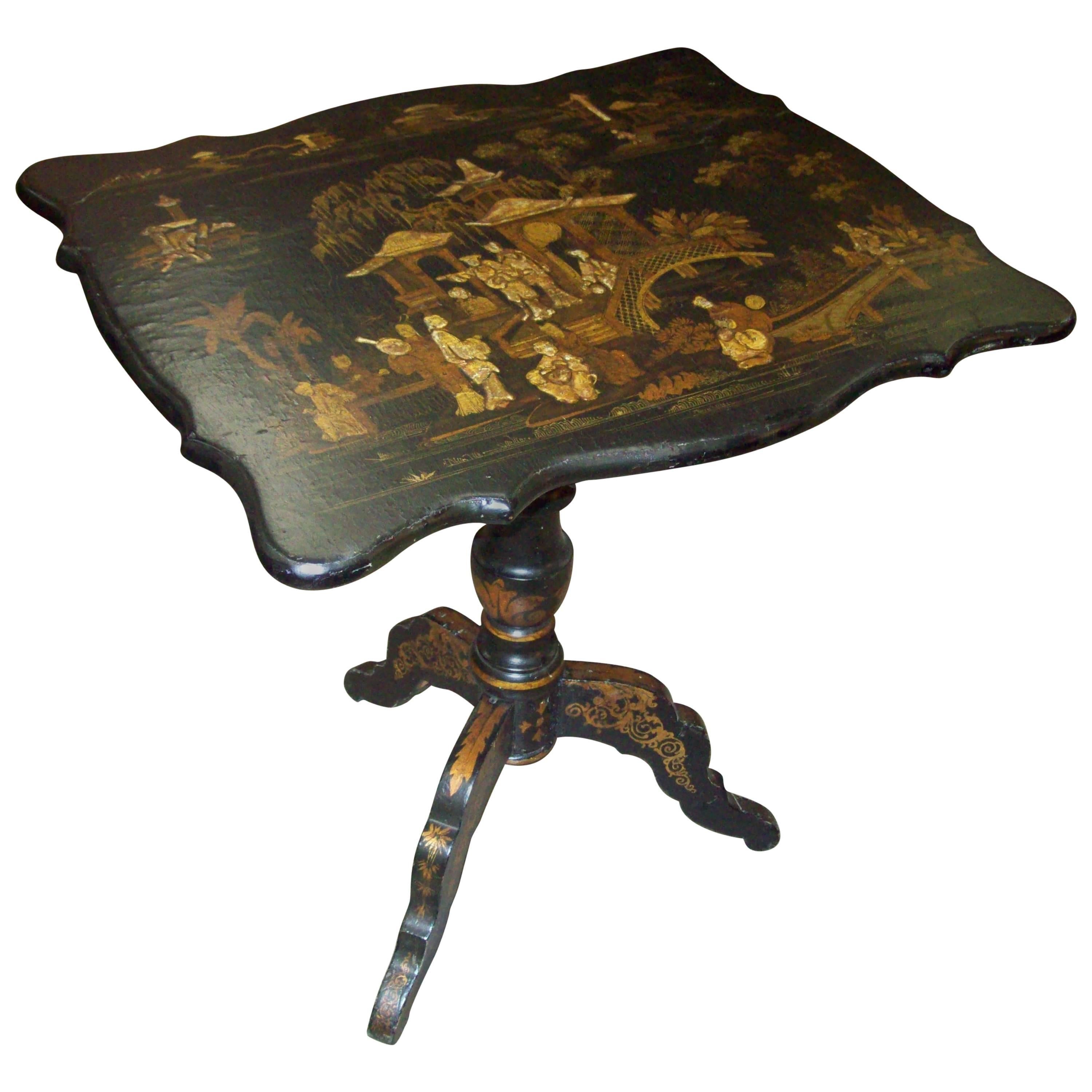 19th Century Chinoiserie English Lacquered Table
