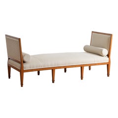 Banc/lit de repos en noyer et tapisserie, d'époque néoclassique italienne, vers 1830