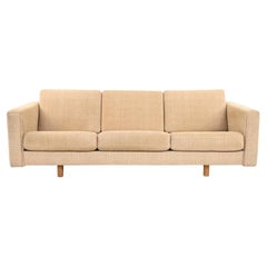 Canapé danois à trois places modèle GE-300/3 de Hans Wegner pour GETAMA, années 1960