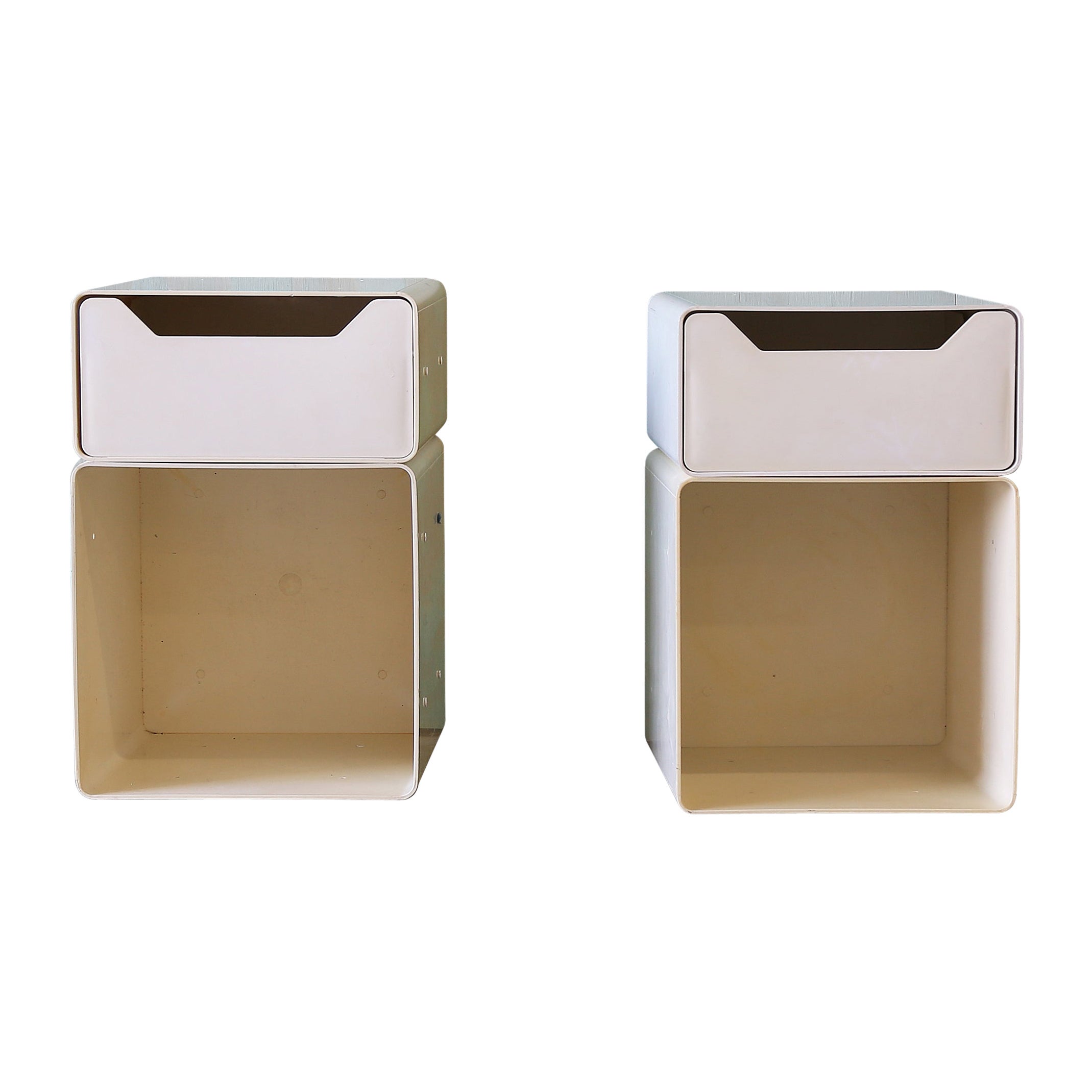 Pareja de mesillas de noche / mesas auxiliares modulares italianas de la Space Age Años 70 en venta