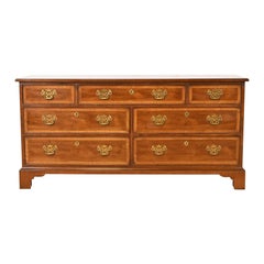 Henredon Georgian Banded Mahogany Seven-Drawer Dresser or Credenza